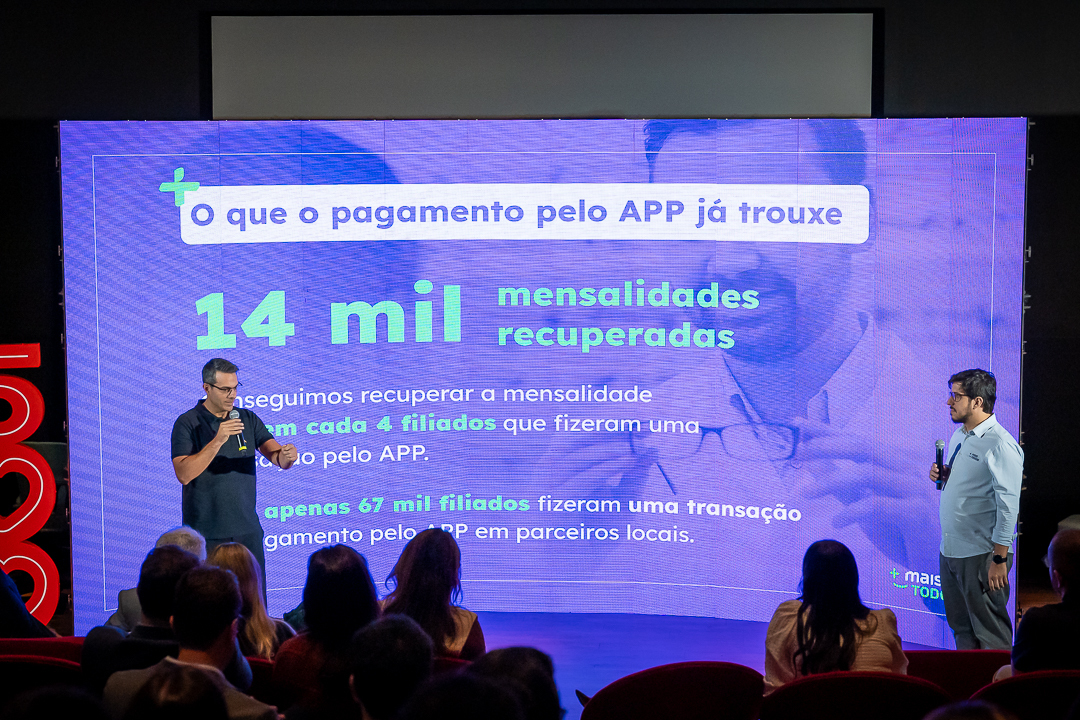 Diretoria da AmorSaúde reunida na celebração dos 25 anos do Cartão de TODOS