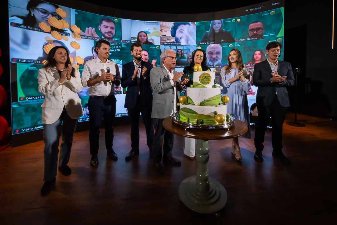 Diretoria da AmorSaúde reunida na celebração dos 25 anos do Cartão de TODOS