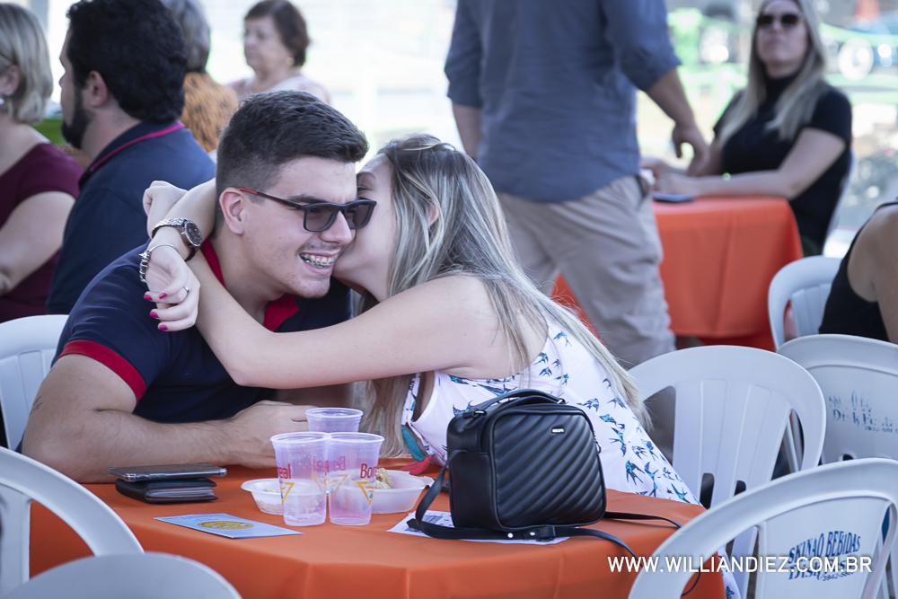 Porco-no-rolete-fiat-padova-sertaozinho