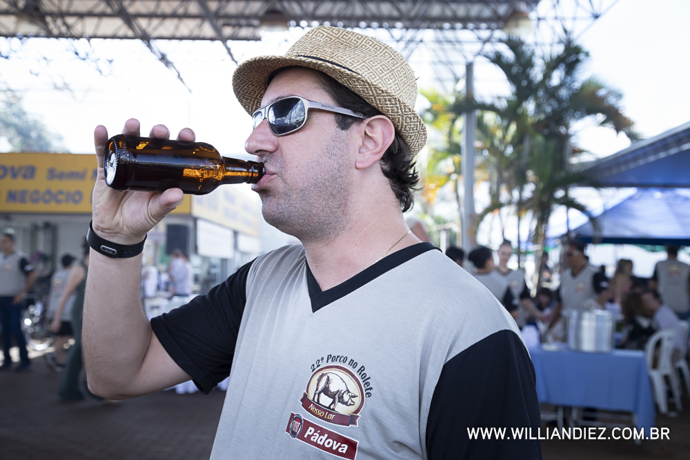 Porco-no-rolete-fiat-padova-sertaozinho