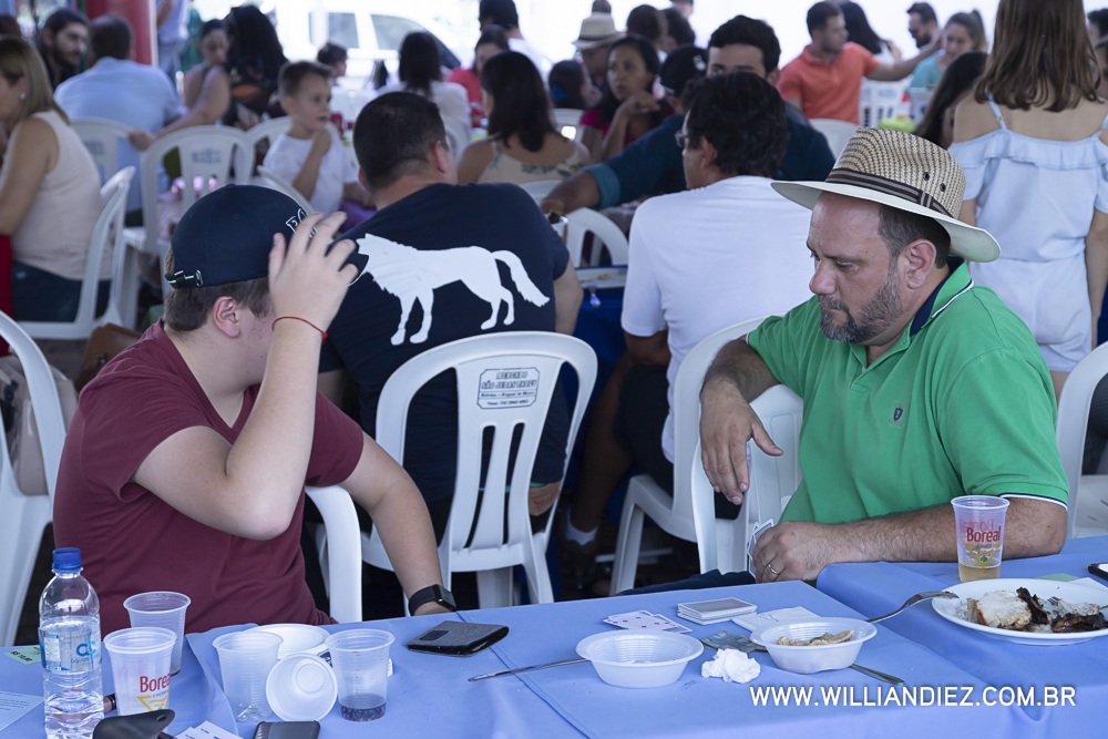 Porco-no-rolete-fiat-padova-sertaozinho