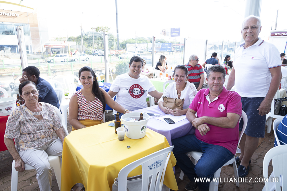Porco-no-rolete-fiat-padova-sertaozinho