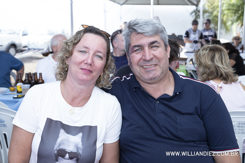 Porco-no-rolete-fiat-padova-sertaozinho