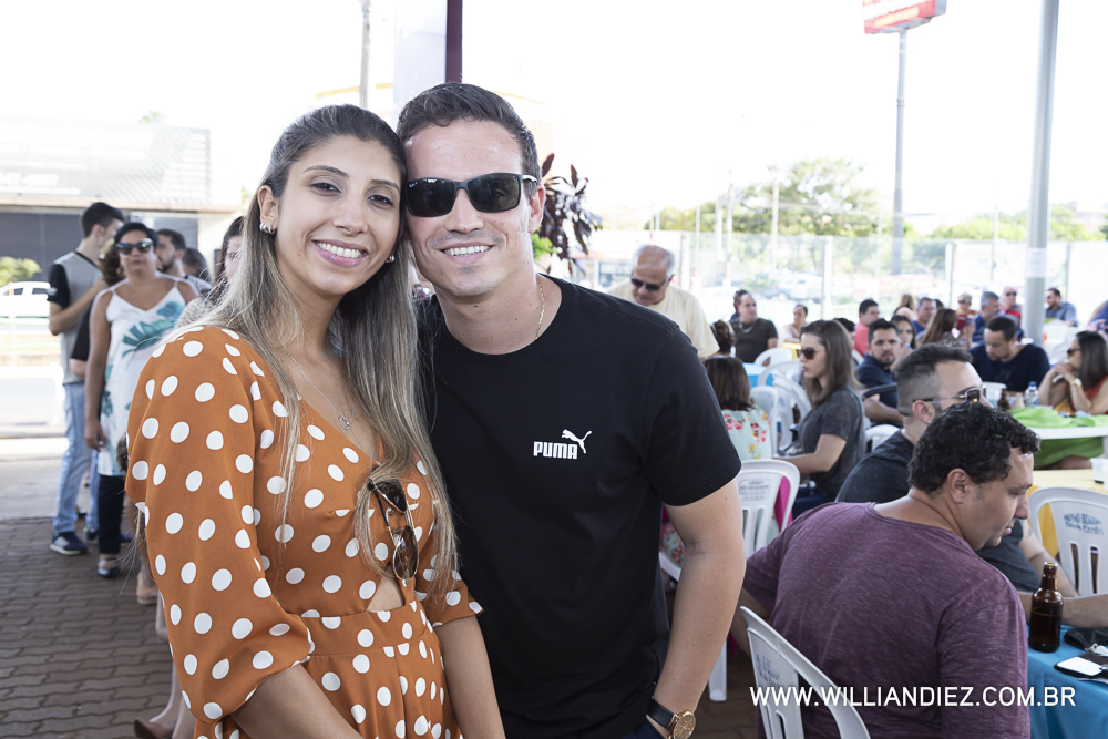 Porco-no-rolete-fiat-padova-sertaozinho