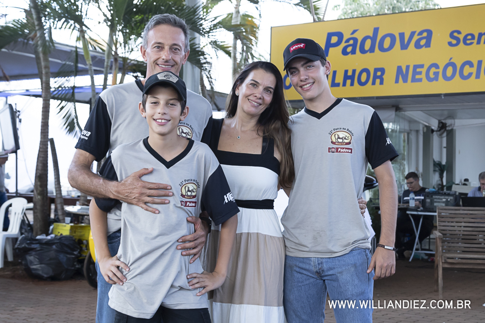 Porco-no-rolete-fiat-padova-sertaozinho