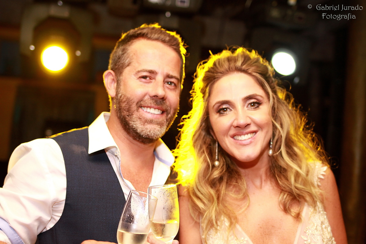 Casamento de dois queridos na praia de Toque Toque Pequeno
