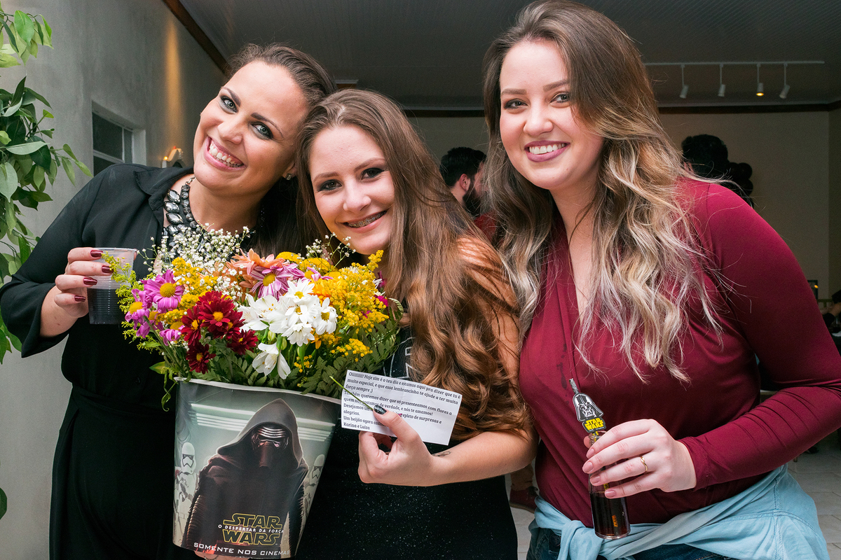 Carinho, afeto, alegria, comemoração, presente