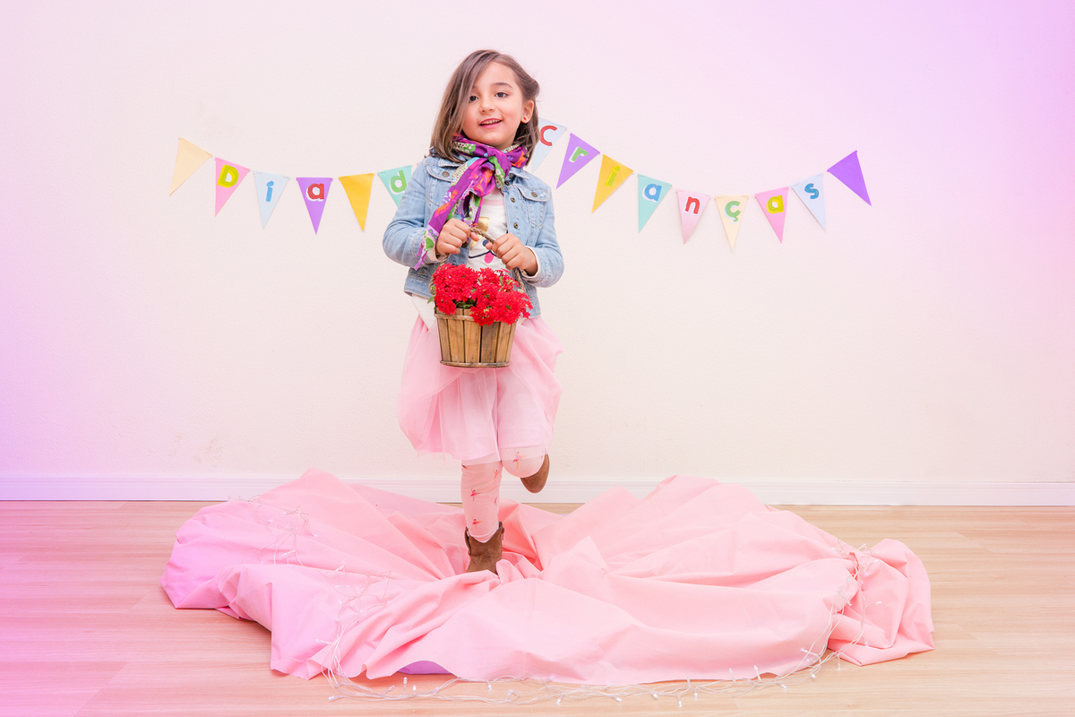 Dia das Crianças - Brincadeira de Criança - Piscina de Bolinha