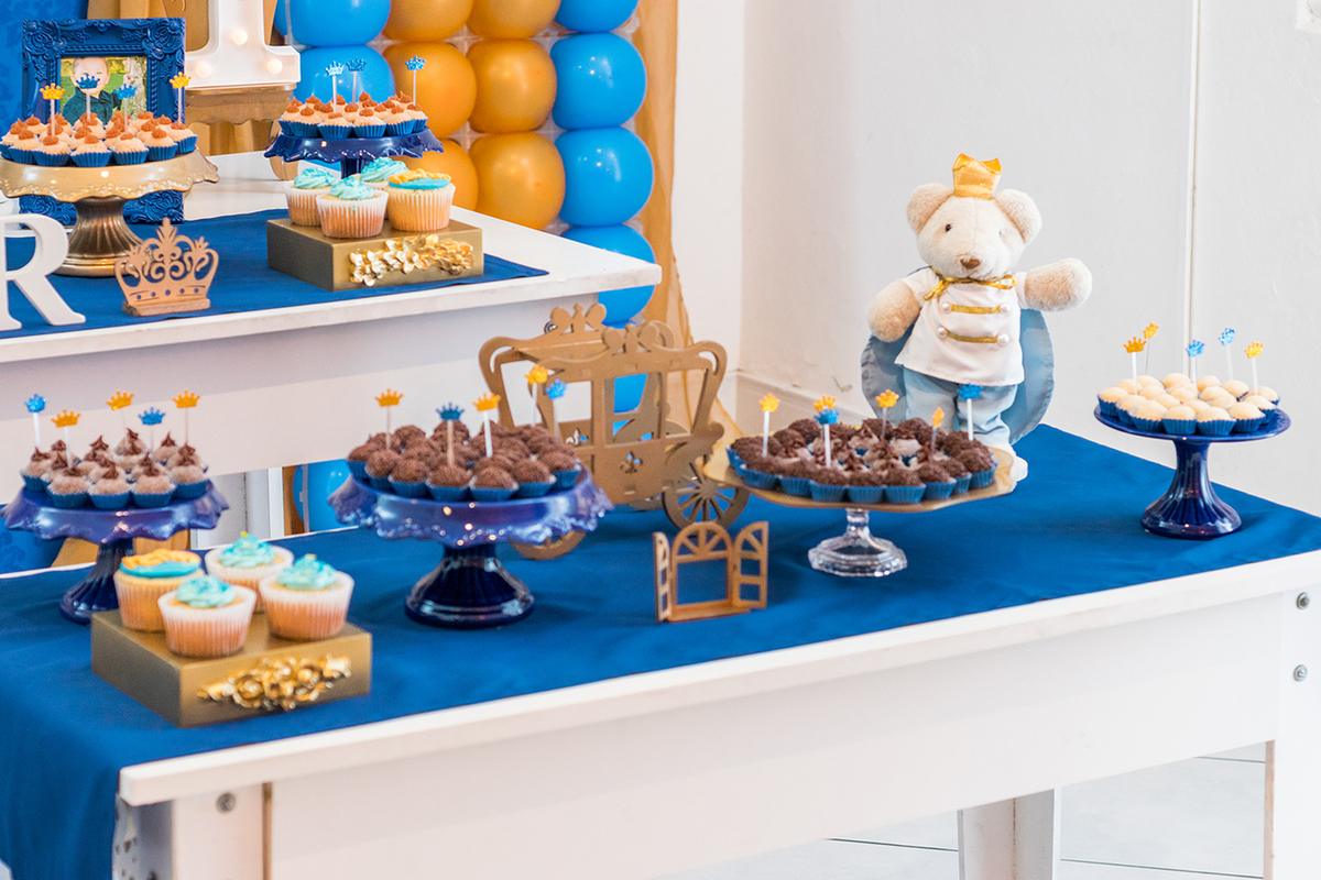 Aniversário - Heitor - 01 ano - Birthday - Menino - Guri - Boy - Happy Birthday - Família - Fotografia Documental - Príncipe - Prince - Festa - Decoração