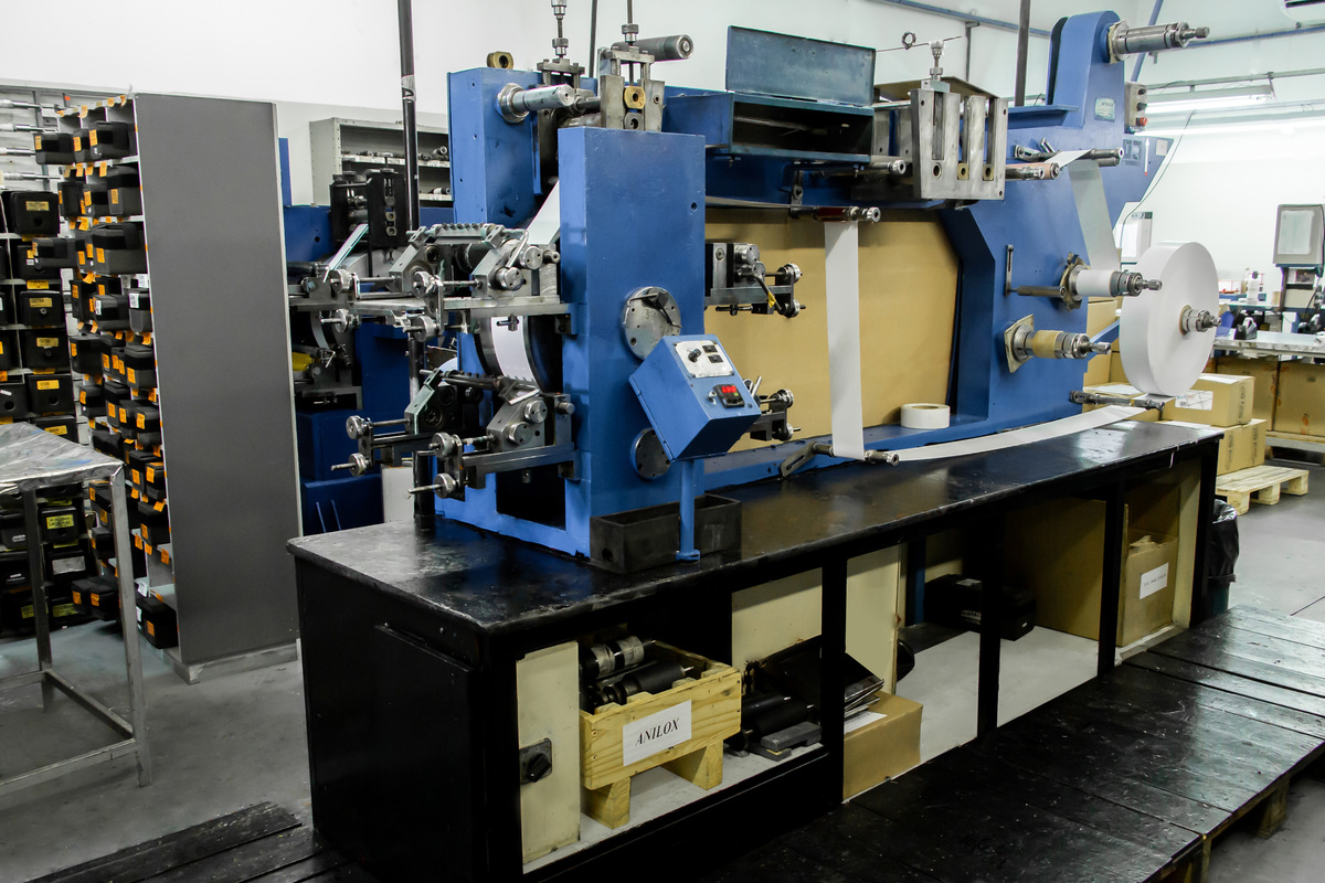 máquina de impressão rótulos e etiquetas, rótulos adesivos até 4 cores.