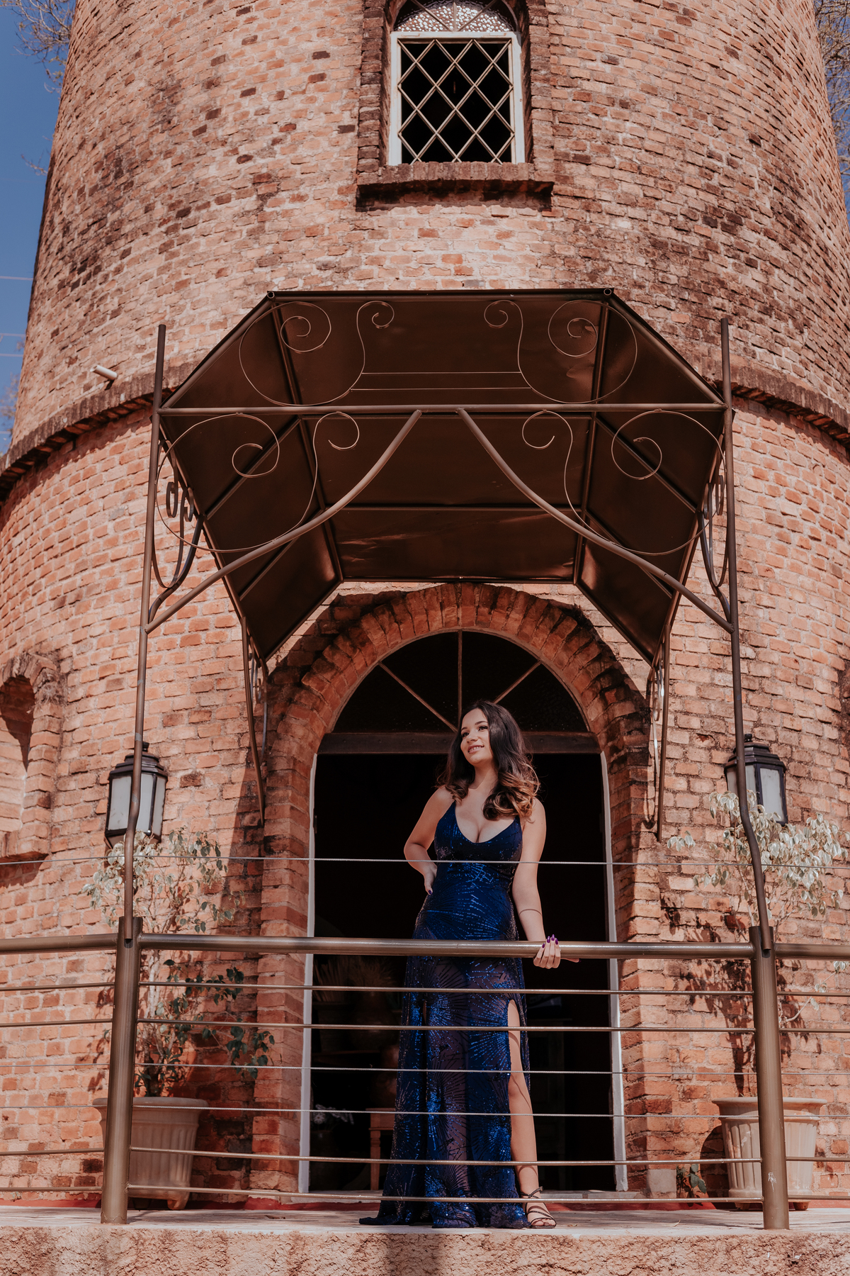 ensaio fotográfico feminino debutante realizado pela fotografa de bauru thais augusto fotografia no hotel farol do lago em avaré piraju - sp fotos naturais, espontaneas criativas e direcionadas para a mulher se sentir com a auto estima elevada e linda 