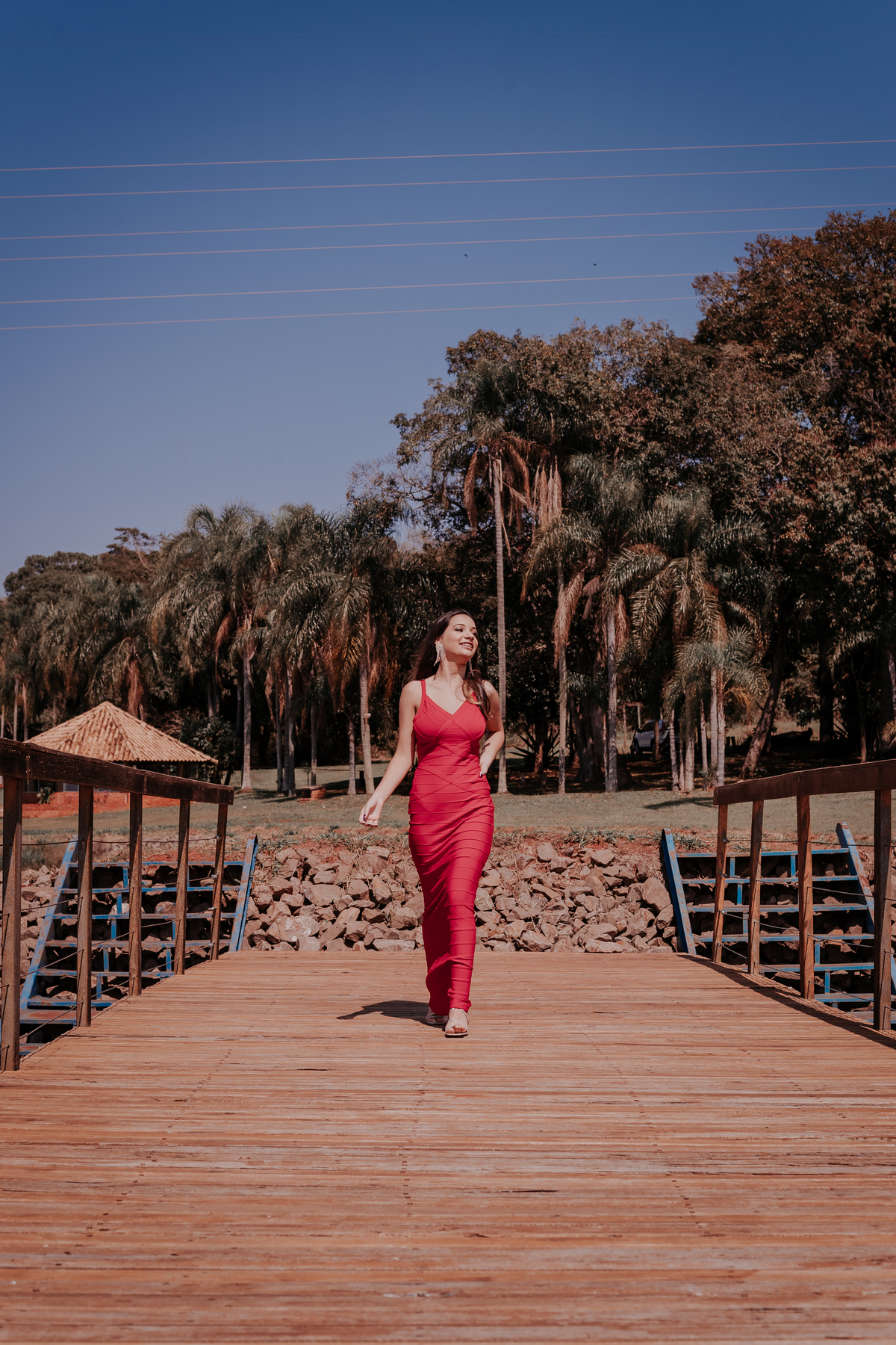 ensaio fotográfico feminino debutante realizado pela fotografa de bauru thais augusto fotografia no hotel farol do lago em avaré piraju - sp fotos naturais, espontaneas criativas e direcionadas para a mulher se sentir com a auto estima elevada e linda 