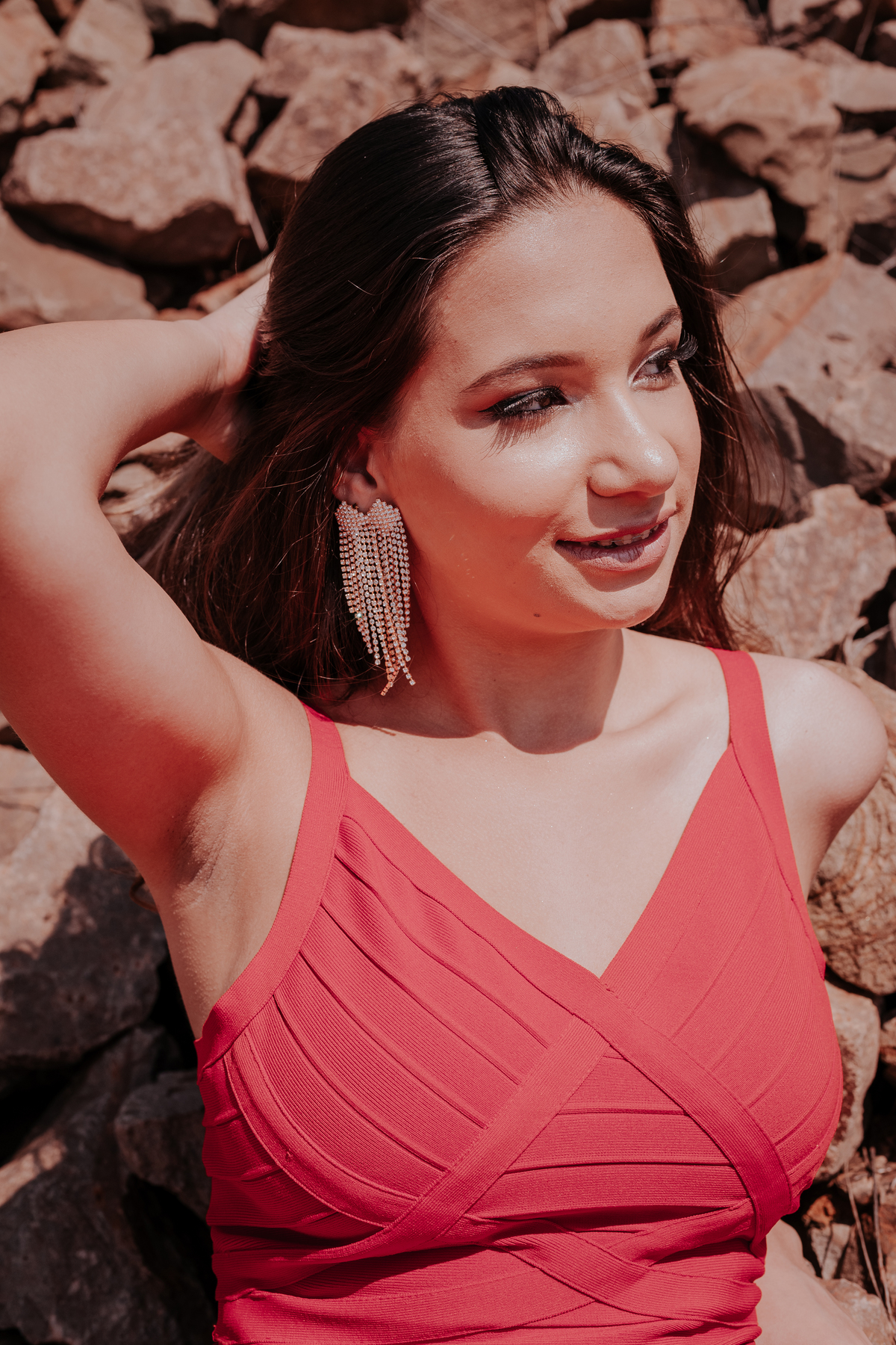 ensaio fotográfico feminino debutante realizado pela fotografa de bauru thais augusto fotografia no hotel farol do lago em avaré piraju - sp fotos naturais, espontaneas criativas e direcionadas para a mulher se sentir com a auto estima elevada e linda 