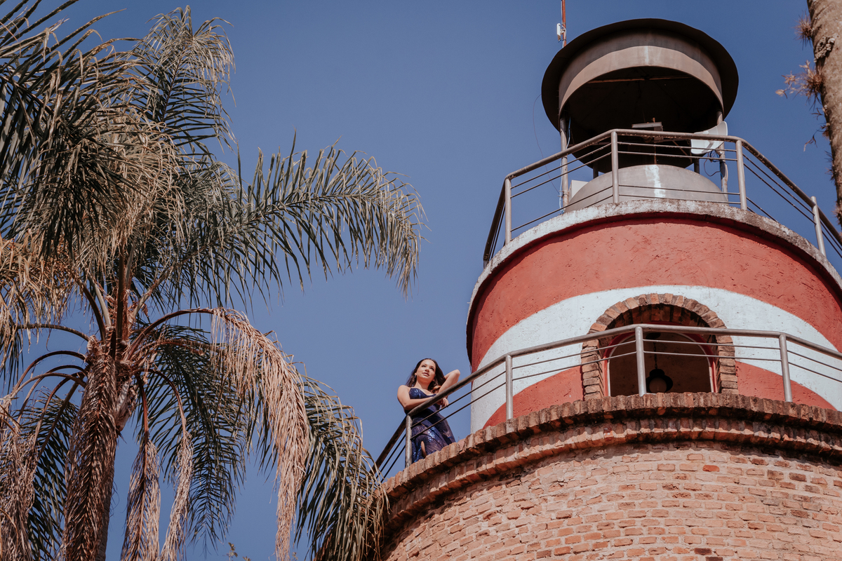 ensaio fotográfico feminino debutante realizado pela fotografa de bauru thais augusto fotografia no hotel farol do lago em avaré piraju - sp fotos naturais, espontaneas criativas e direcionadas para a mulher se sentir com a auto estima elevada e linda 