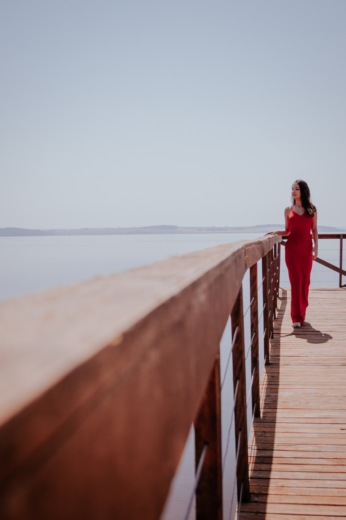 ensaio fotográfico feminino debutante realizado pela fotografa de bauru thais augusto fotografia no hotel farol do lago em avaré piraju - sp fotos naturais, espontaneas criativas e direcionadas para a mulher se sentir com a auto estima elevada e linda 