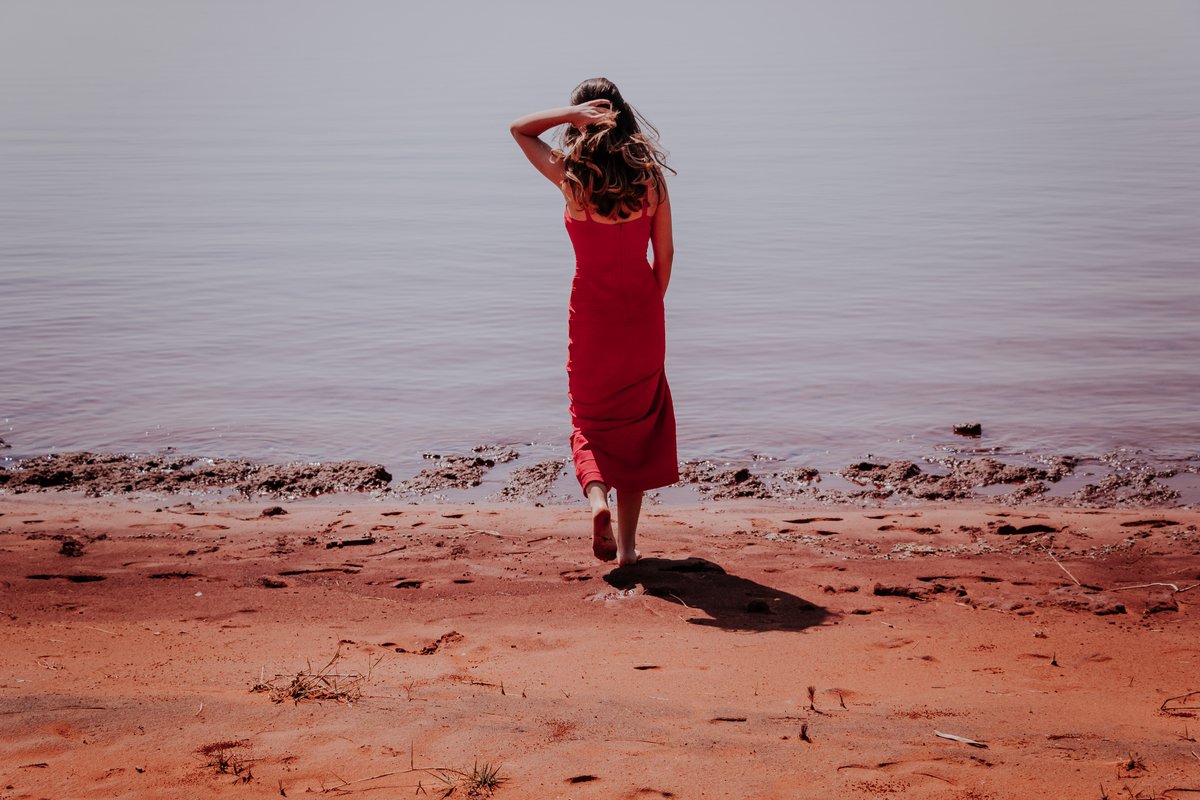 ensaio fotográfico feminino debutante realizado pela fotografa de bauru thais augusto fotografia no hotel farol do lago em avaré piraju - sp fotos naturais, espontaneas criativas e direcionadas para a mulher se sentir com a auto estima elevada e linda 
