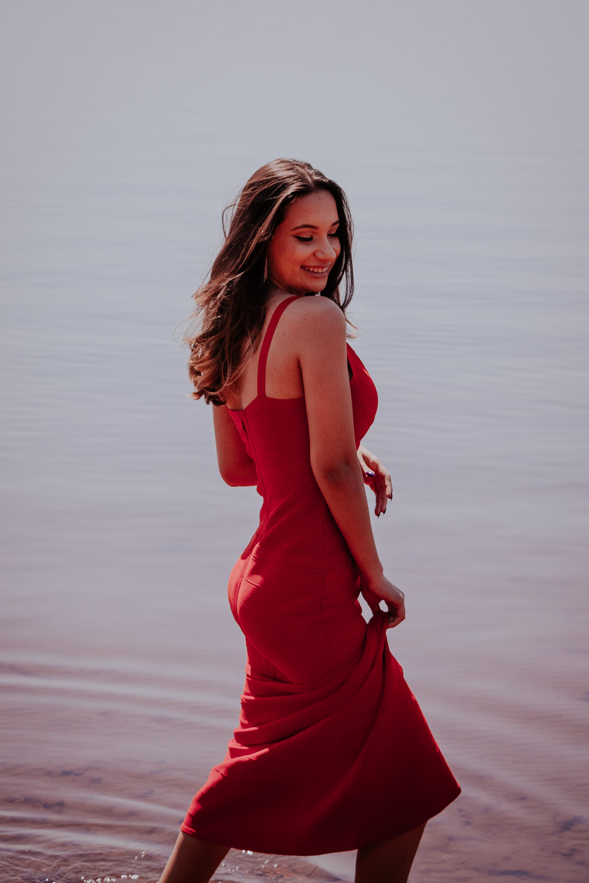 ensaio fotográfico feminino debutante realizado pela fotografa de bauru thais augusto fotografia no hotel farol do lago em avaré piraju - sp fotos naturais, espontaneas criativas e direcionadas para a mulher se sentir com a auto estima elevada e linda 