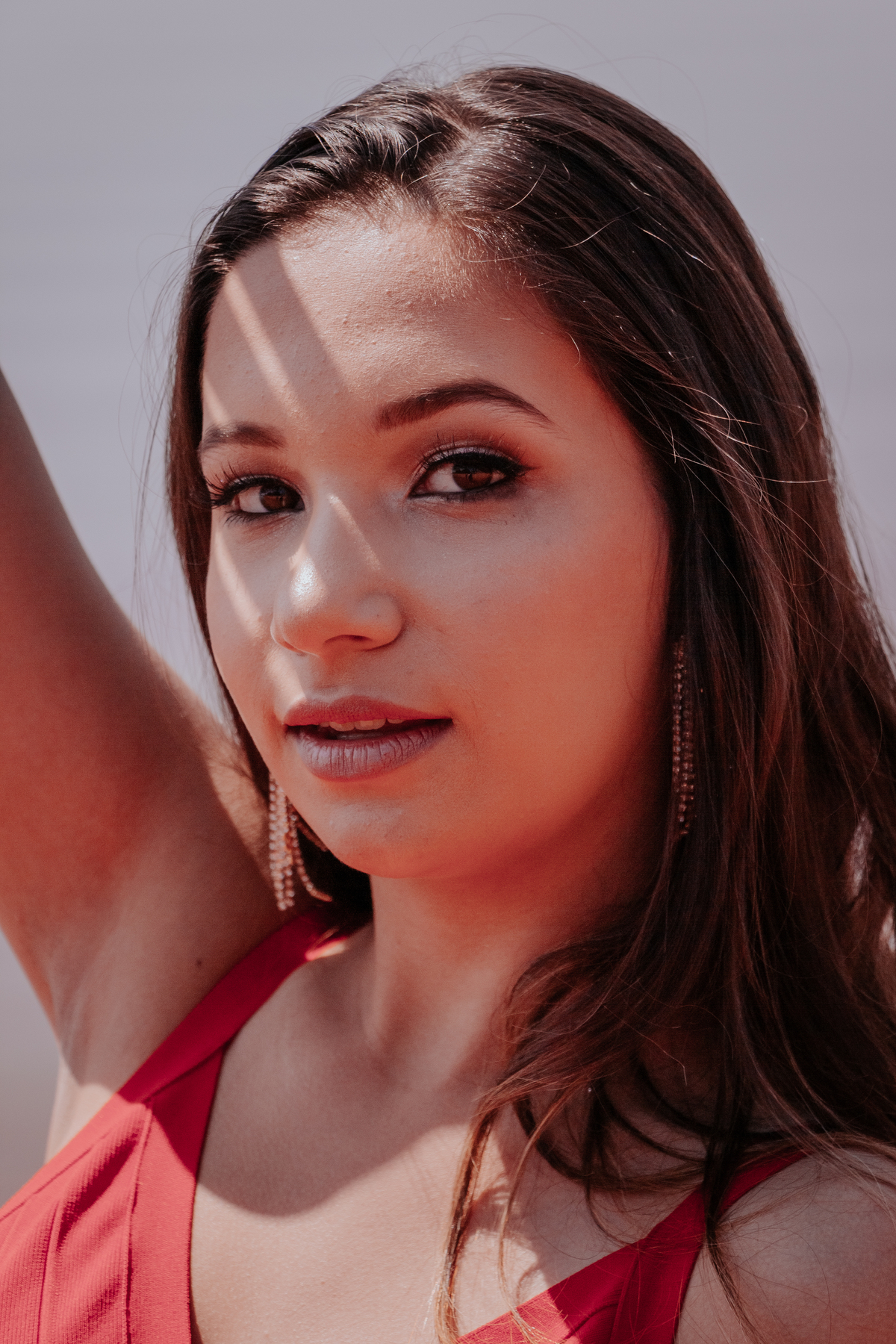 ensaio fotográfico feminino debutante realizado pela fotografa de bauru thais augusto fotografia no hotel farol do lago em avaré piraju - sp fotos naturais, espontaneas criativas e direcionadas para a mulher se sentir com a auto estima elevada e linda 