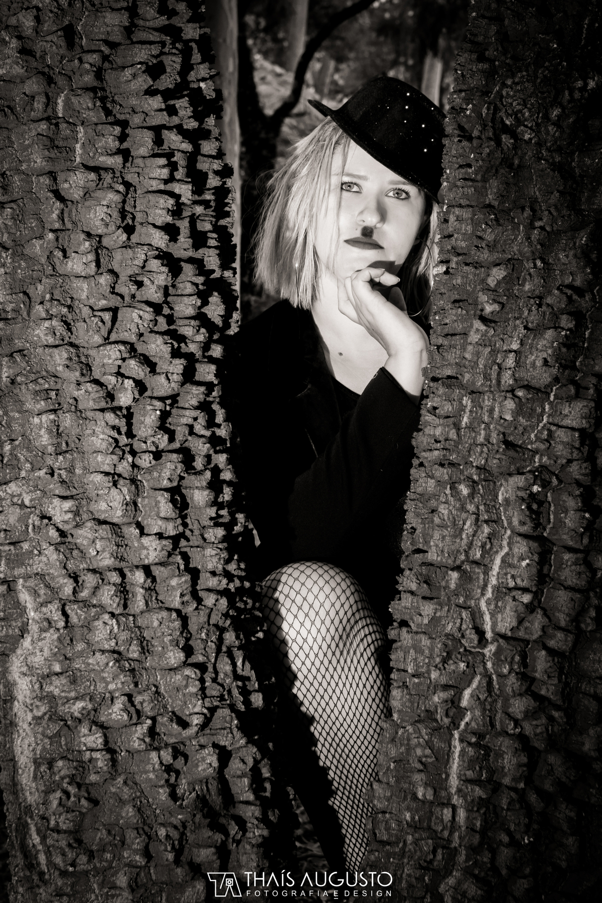 Ensaio de namorado em Bauru-SP - pré-casamento em bauru-sp ensaio carnavalesco. casal descontraído interagindo no estilo carnaval tchay & thiago fotografia de pré-wedding temático - thais augusto fotografia