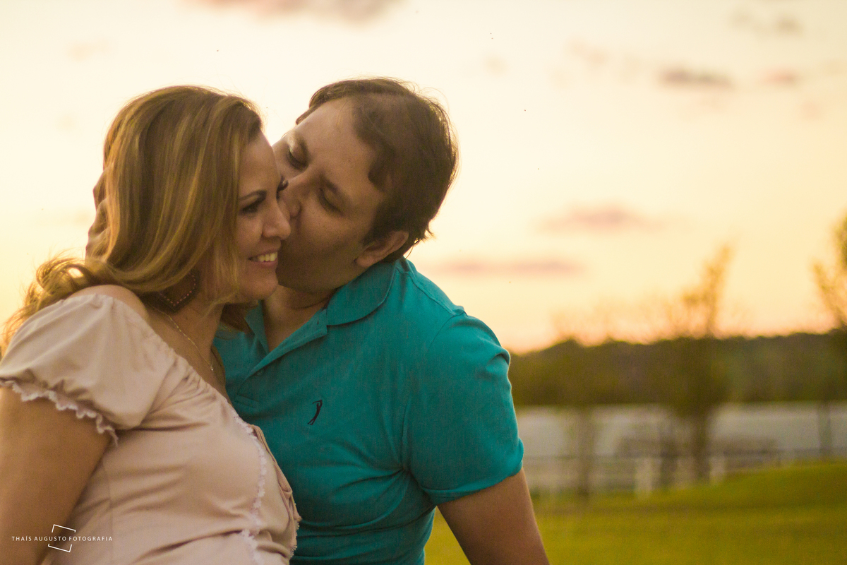 ensaio pré-wedding em Brotas-SP por do sol, casal romântico - thais augusto fotografia - bauru.sp - fotografia de casamento, mini ensaio pré-casamento, 