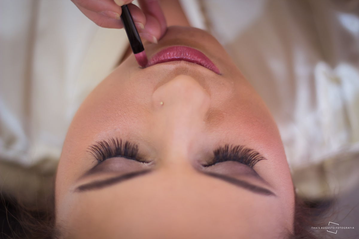 casamento realizado na cidade de monte azul paulista.sp noivos Indira & Tiago casal músico ensaio fotográfico de músico com instrumentos musicais super romantico fotos espontâneas e criativas em Bauru fotógrafa Thais Augusto Fotografia, fotos de casamento
