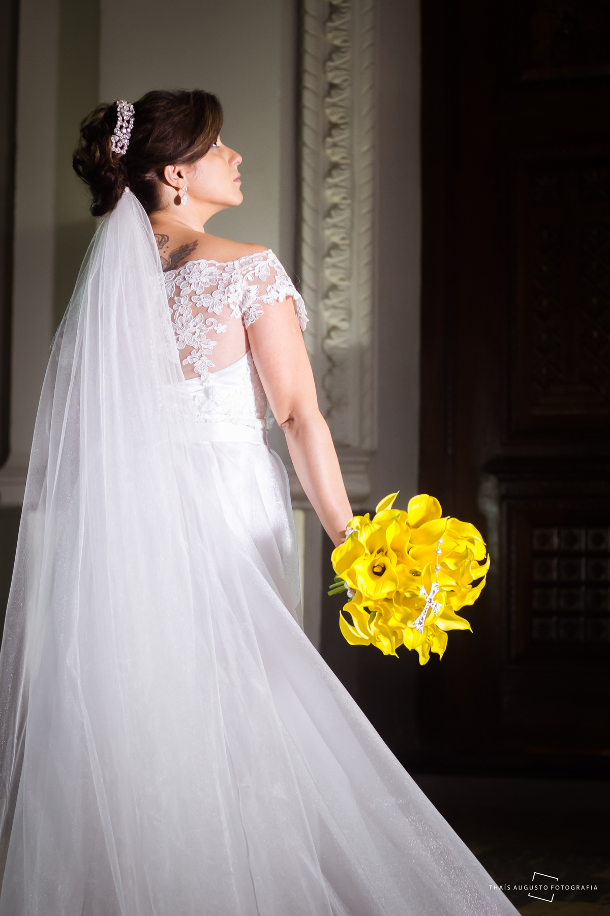 casamento realizado na cidade de monte azul paulista.sp noivos Indira & Tiago casal músico ensaio fotográfico de músico com instrumentos musicais super romantico fotos espontâneas e criativas em Bauru fotógrafa Thais Augusto Fotografia, fotos de casamento