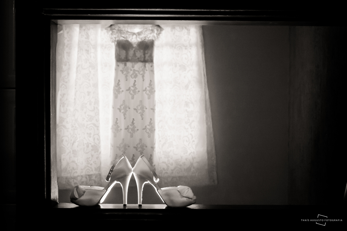 casamento realizado na cidade de monte azul paulista.sp noivos Indira & Tiago casal músico ensaio fotográfico de músico com instrumentos musicais super romantico fotos espontâneas e criativas em Bauru fotógrafa Thais Augusto Fotografia, fotos de casamento