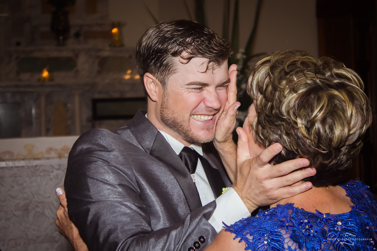 casamento realizado na cidade de monte azul paulista.sp noivos Indira & Tiago casal músico ensaio fotográfico de músico com instrumentos musicais super romantico fotos espontâneas e criativas em Bauru fotógrafa Thais Augusto Fotografia, fotos de casamento