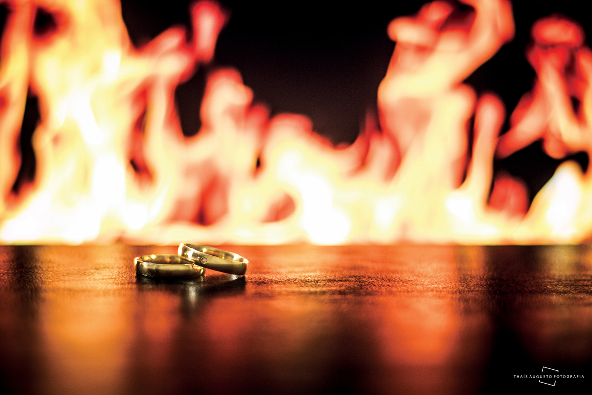 casamento budista em bauru raphaela e milton, fotos espontâneas e criativas salão de festas e cerimonia no Espaço Berbel, casamento japonês, religião budista cheio de amor fotos de Thais Augusto Fotografia de eventos e casamentos foto aliança fogo