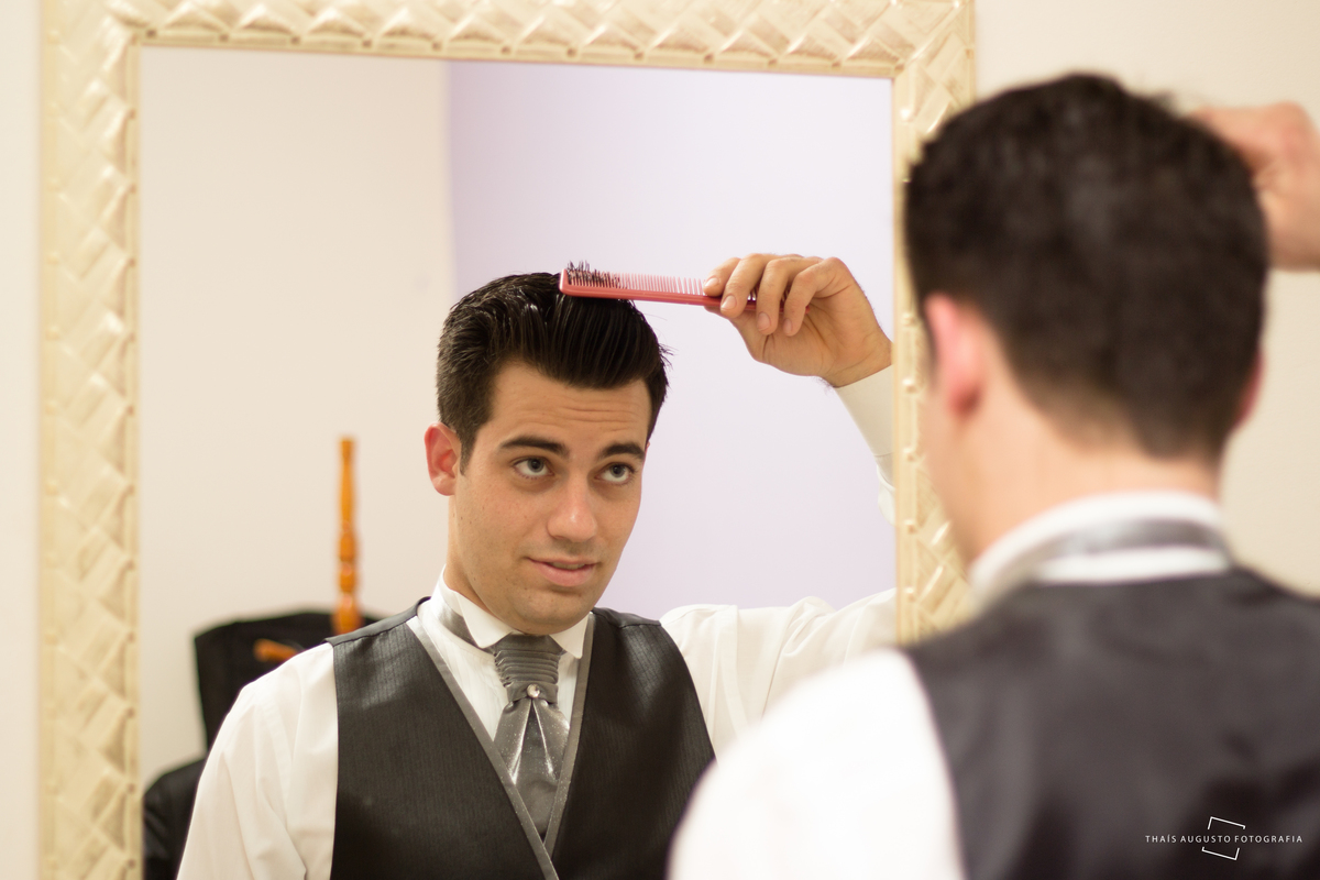 Casamento Bruna & Tiago, maquiagem na mayara morales, wedding na chácara Hermon em Bauru.SP - Fotos Thais Augusto Fotografia, fotógrafa em Bauru.SP, fotos espontâneas lindas e criativas, por do sol com limousine Bauru, noivo tocando violino