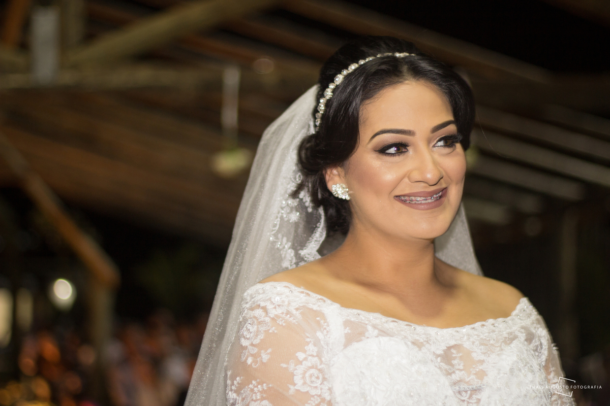 Casamento Bruna & Tiago, maquiagem na mayara morales, wedding na chácara Hermon em Bauru.SP - Fotos Thais Augusto Fotografia, fotógrafa em Bauru.SP, fotos espontâneas lindas e criativas, por do sol com limousine Bauru, noivo tocando violino