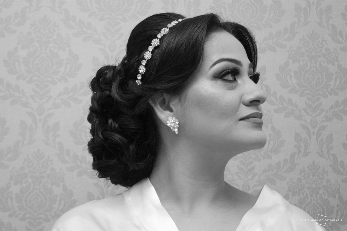 Casamento Bruna & Tiago, maquiagem na mayara morales, wedding na chácara Hermon em Bauru.SP - Fotos Thais Augusto Fotografia, fotógrafa em Bauru.SP, fotos espontâneas lindas e criativas, por do sol com limousine Bauru, noivo tocando violino