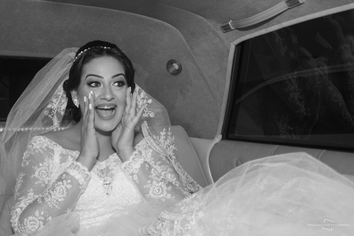 Casamento Bruna & Tiago, maquiagem na mayara morales, wedding na chácara Hermon em Bauru.SP - Fotos Thais Augusto Fotografia, fotógrafa em Bauru.SP, fotos espontâneas lindas e criativas, por do sol com limousine Bauru, noivo tocando violino