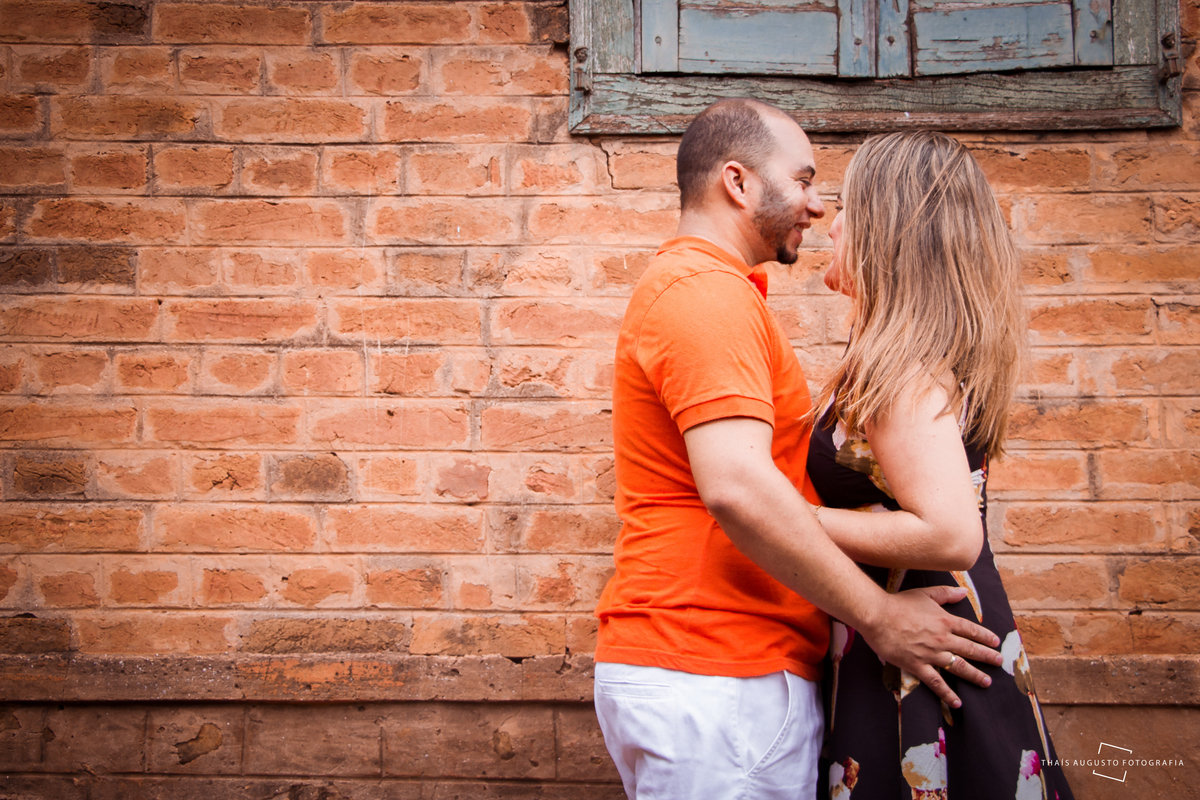 Ensaio Pré-Wedding no Castelo Furlani realizado em Pederneiras - São Paulo. Ensaio Fotográfico pré casamento, fotos feitas no Castelo de Pederneiras - SP