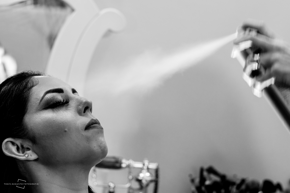 spray fixador de maquiagem para noiva em making of 