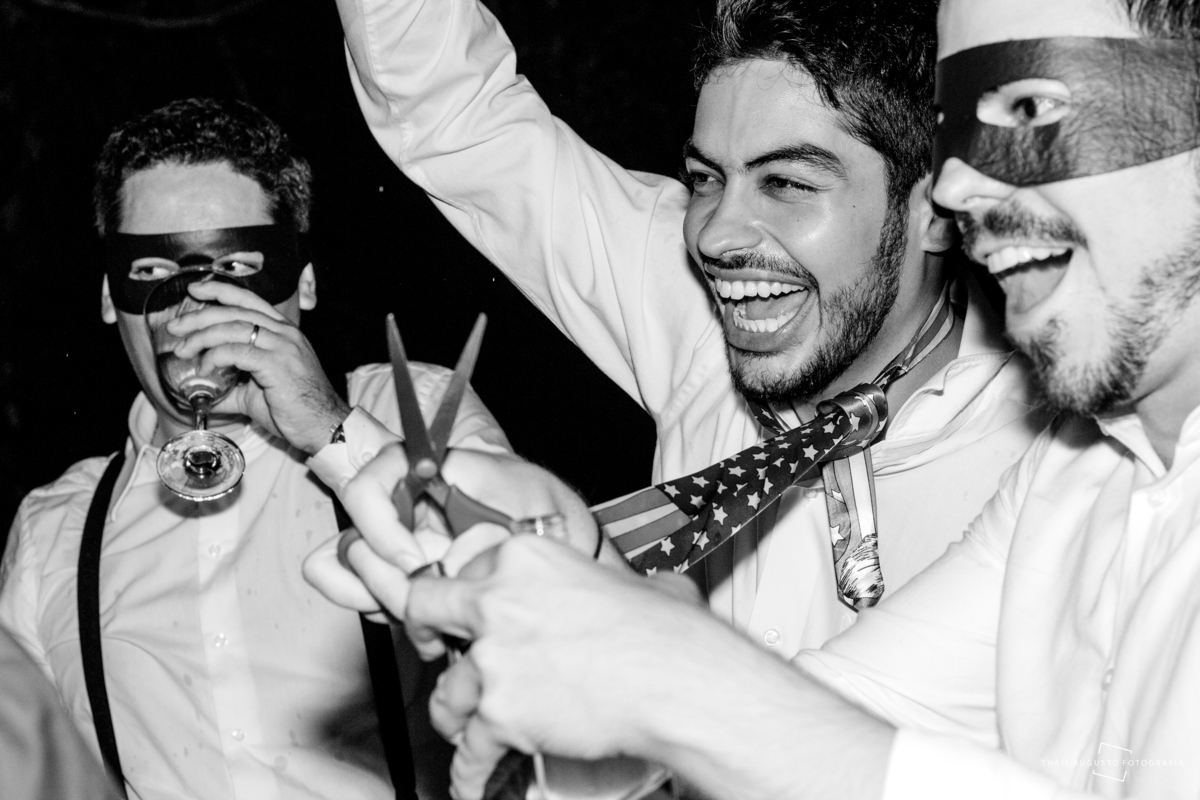 gravata do casamento momento engraçado e descontraído fotógrafa de bauru registra