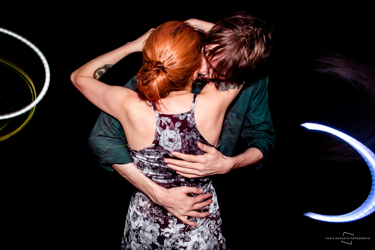 momento convidados sendo convidados, namorando.