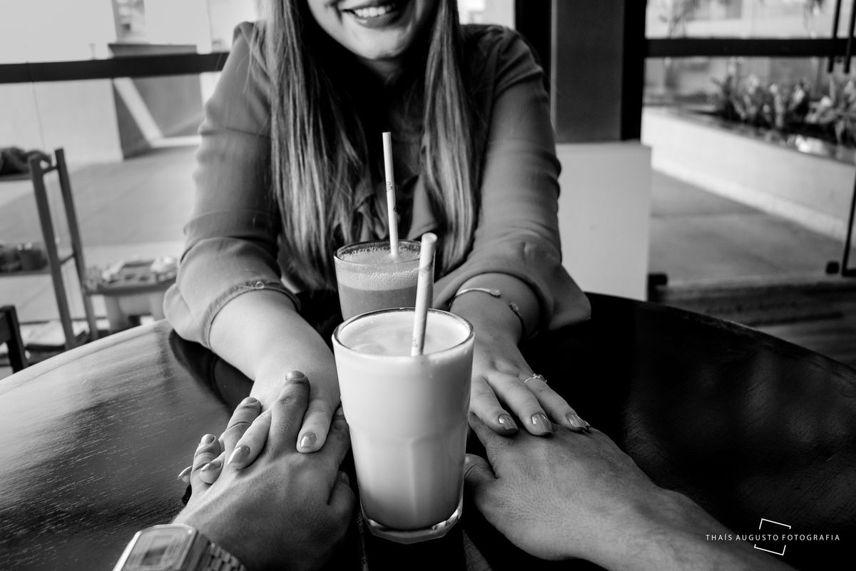 luz, café, Café DellArte, ensaio fotográfico, fotos por Thais Augusto Fotografia, fotos de casamento, ensaio pré-wedding, pre casamento fotografia de casamento, suco, sorriso, amor ensaio de noivos