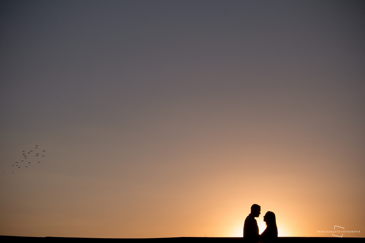 praia de arealva, prainha de arealva ensaio de noivos, fotos de noivos pré casamento ensaio de casamento wedding casamento em bauru fotógrafo de casamento em bauru fotos em bauru pôr do sol de arealva prainha, praia e ponte de pássaros,silhueta por do sol