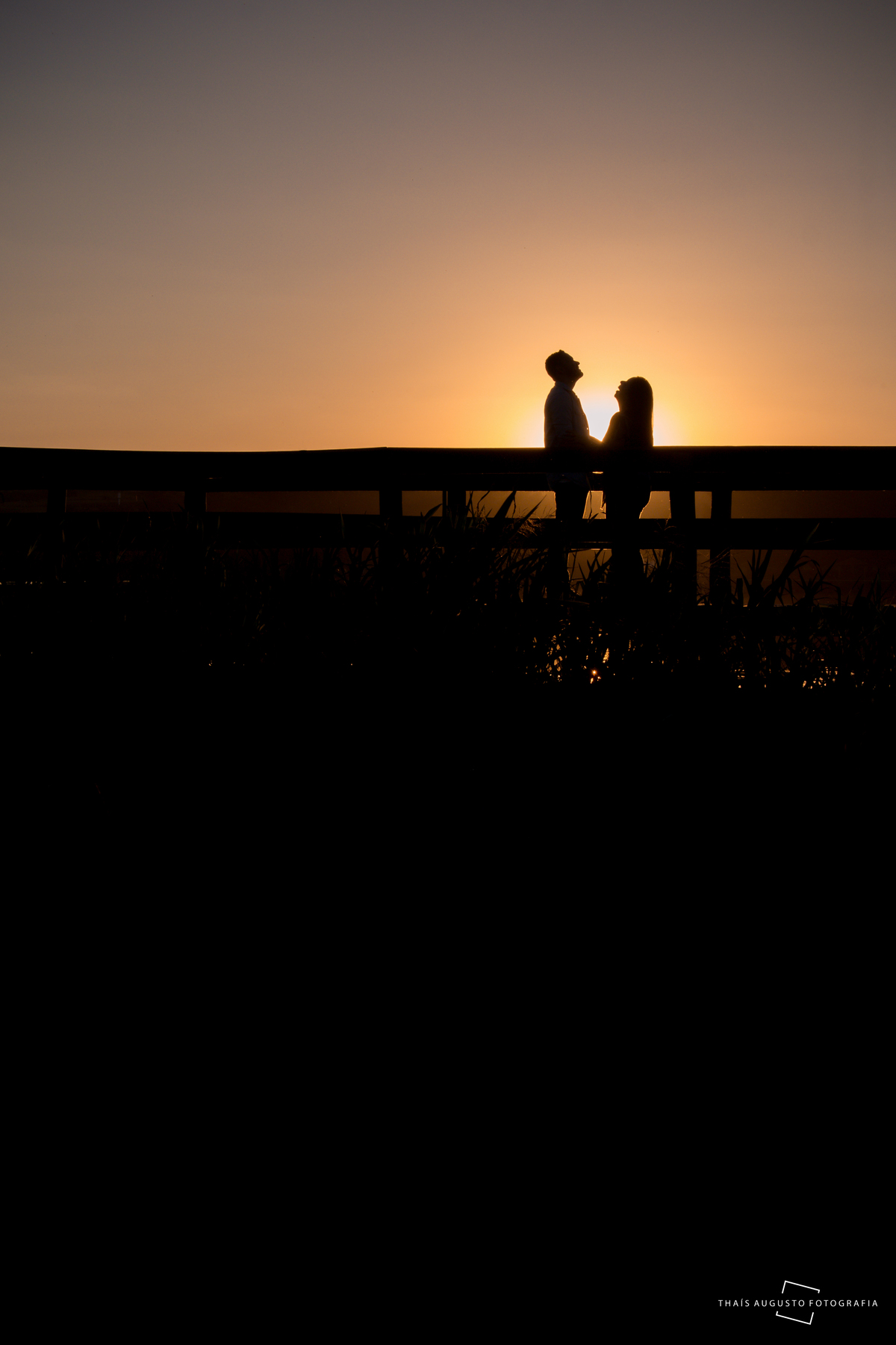 praia de arealva, prainha de arealva ensaio de noivos, fotos de noivos pré casamento ensaio de casamento wedding casamento em bauru fotógrafo de casamento em bauru fotos em bauru pôr do sol de arealva prainha, praia e ponte de arealva  silhueta por do sol