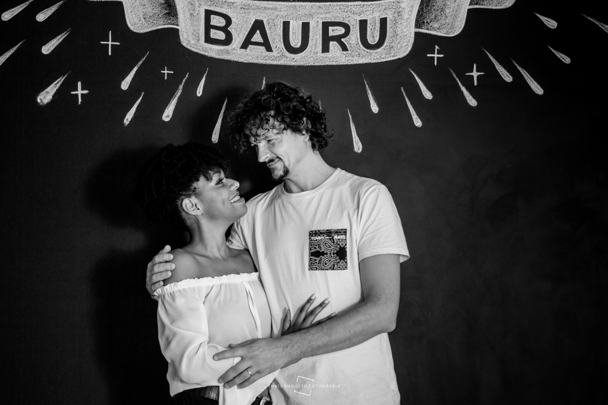 fotografa de bauru especialista em casais realiza ensaio no hotel IBIS