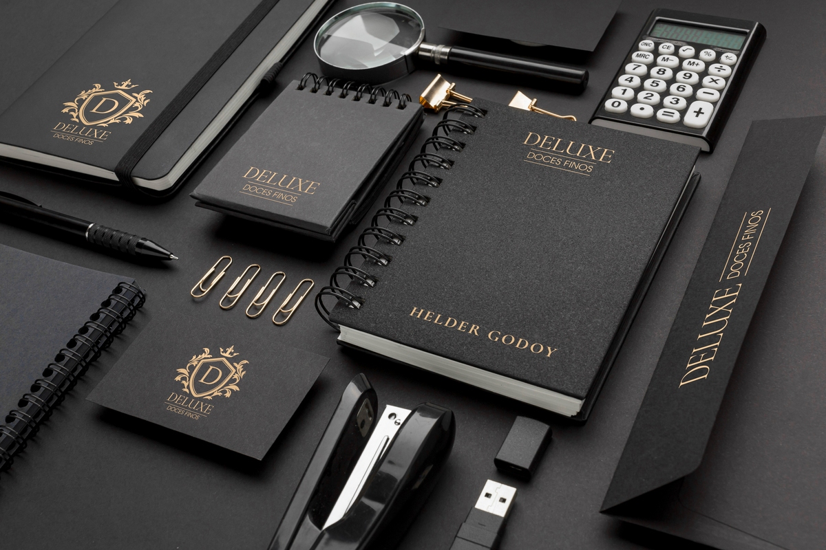 Identidade Visual Deluxe Doces Finos - Papelaria em Hotstamping