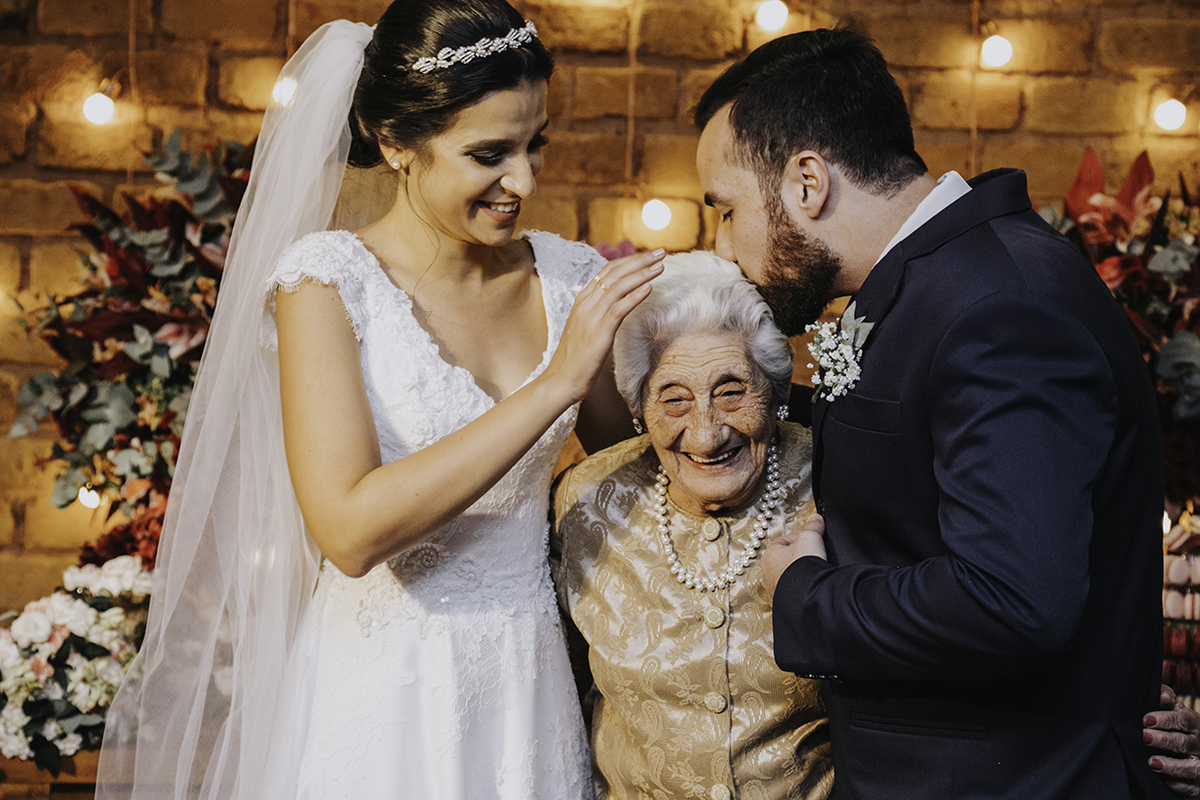 Casamento Rústico Madrinhas Padrinhos Restaurante Dimattoni Hotel Mercure Itaboraí Niterói RJ Vestido Noiva Casal Making of Cerimônia