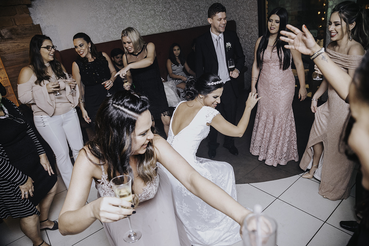 Casamento Rústico Madrinhas Padrinhos Restaurante Dimattoni Hotel Mercure Itaboraí Niterói RJ Vestido Noiva Casal Making of Cerimônia