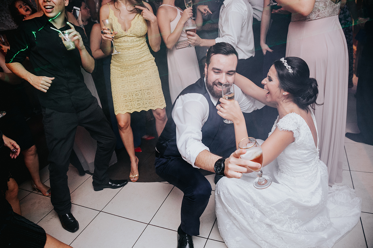 Casamento Rústico Madrinhas Padrinhos Restaurante Dimattoni Hotel Mercure Itaboraí Niterói RJ Vestido Noiva Casal Making of Cerimônia