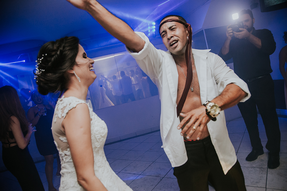 Making Of Noiva Acqua Brasil Spa Ilha do Governador Pra da Bica Ambelle Casa de Festas Casamento Cerimônia Fotos Noiva Casamento de Noite Rústico