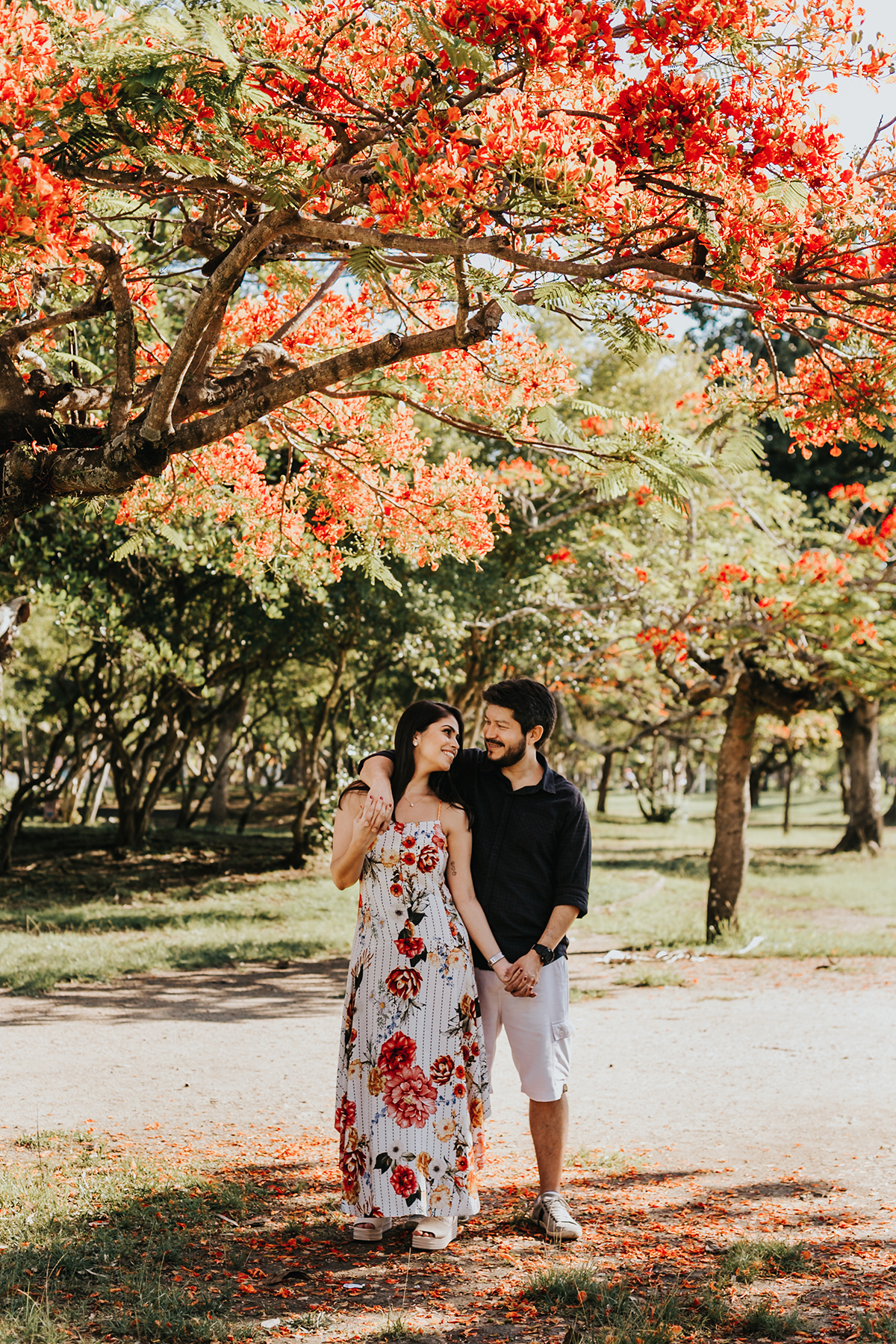 Ensaio de Casal Aterro do Flamengo Ensaio de Casal com cachorro Ensaio com o pet Praia do Flamengo RJ Pre Casamento Fotos de Casal 