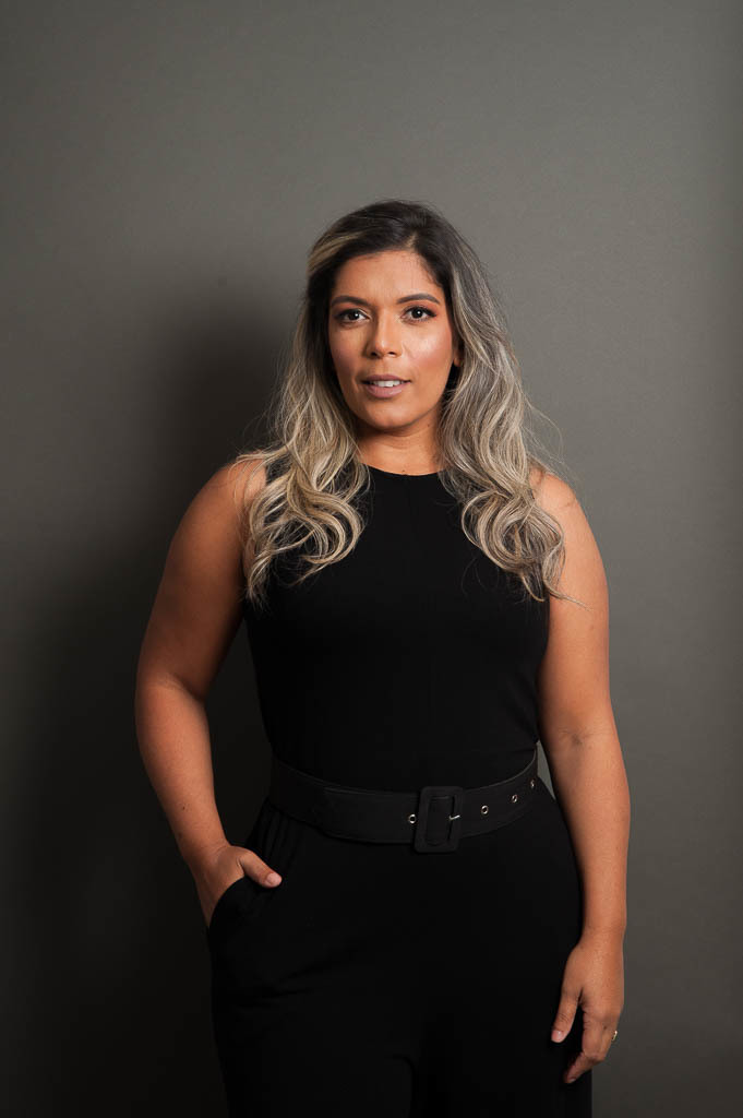  fundo escuro ensaio corporativo em estudio barra da tijuca confeitaria Business Session