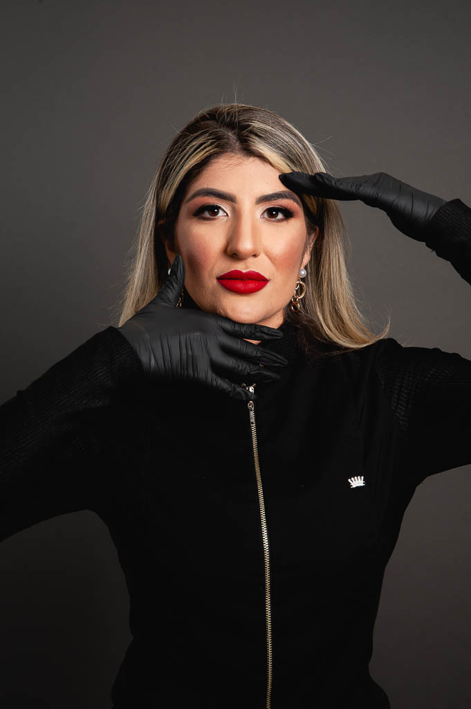  ensaio profissional corporativo em estudio barra da tijuca dentista Business Session fundo escuro