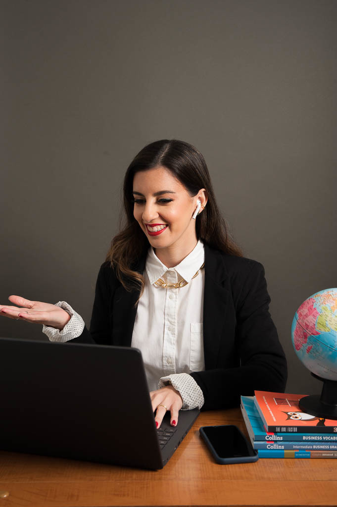  ensaio corporativo barra da tijuca professora dando aula de ingles Business Session